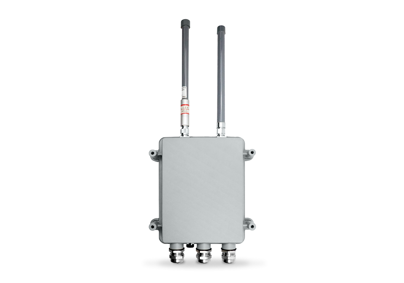 Multiple communication methods including Ethernet, 4G, fiber optic, and Zigbee